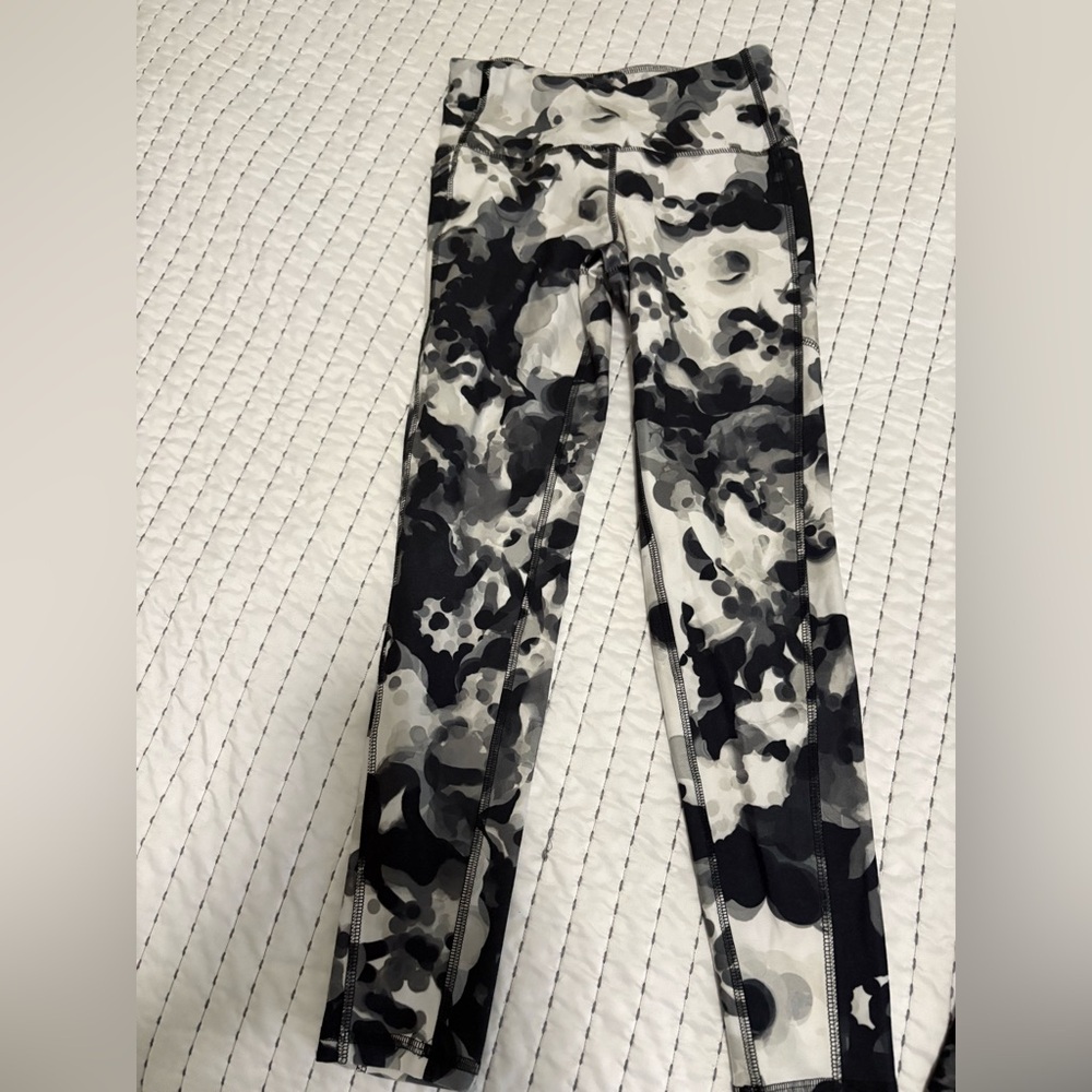 DSG Black, White & Gray Camo Leggings